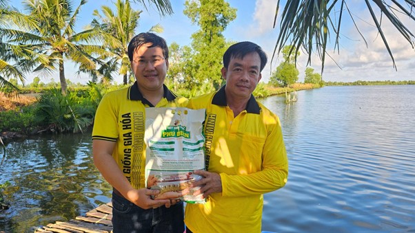 Bình Minh mang đến cho bà con giải pháp nuôi tôm cân bằng sinh học toàn diện